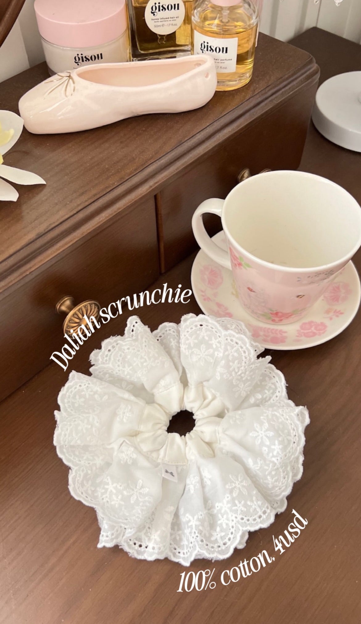 Daliah scrunchie