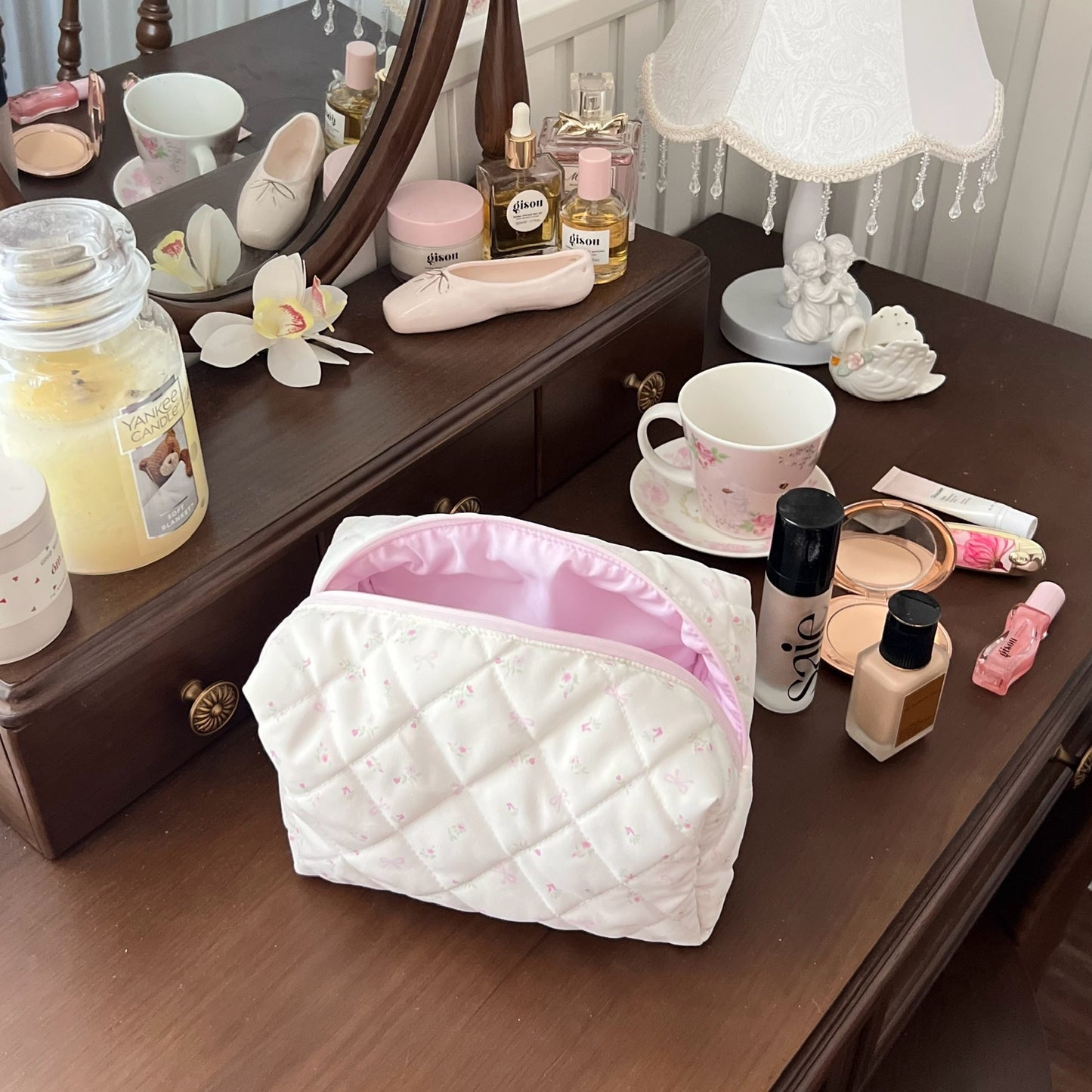 Ribbon pouch