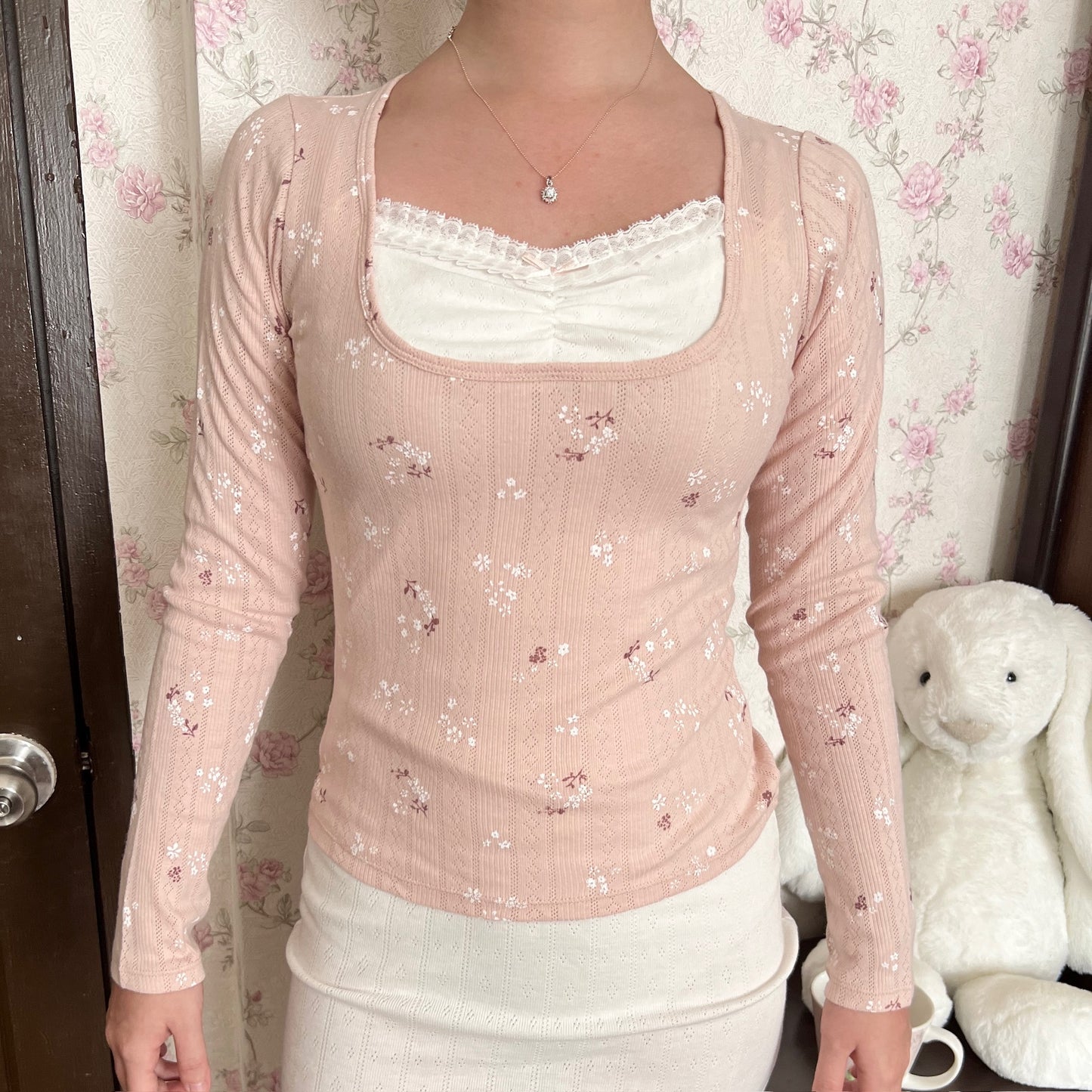 Peony top (small defect)