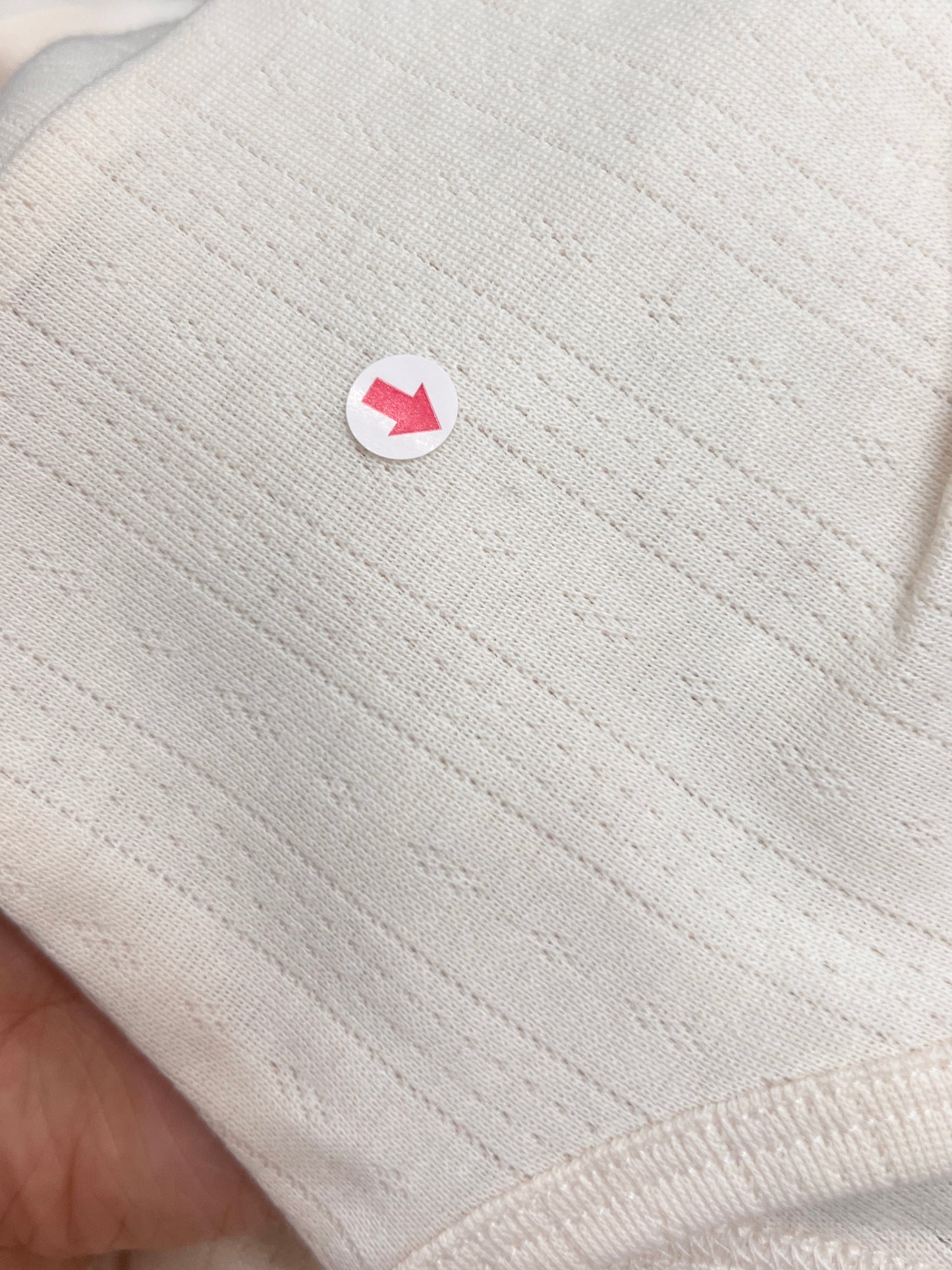 Almond top (small defect)