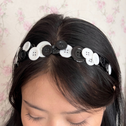 Buttons headband