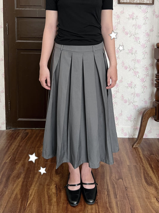 Long pleated skirt