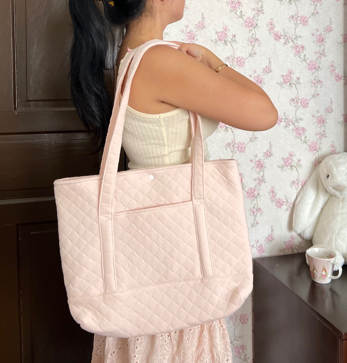 [Medium Defect] Basic handbag